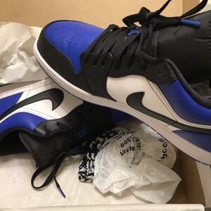 NIKE JORDAN 1 LOW SNEAKERS